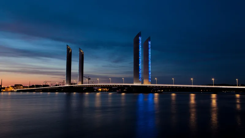 Le pont Jacques-Chaban-Delmas à Bordeaux