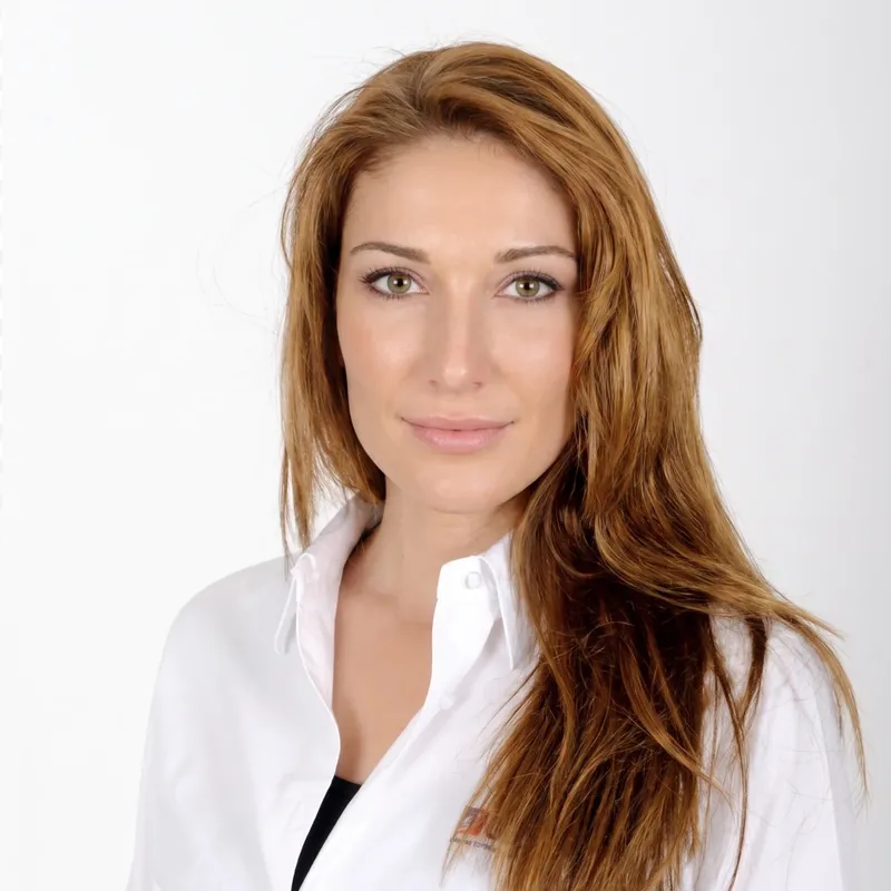Charlotte Montant, rédactrice en chef du Journal des Écoles